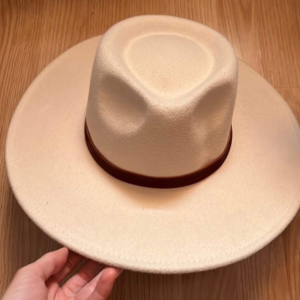 Beige cream fedora // women // one size